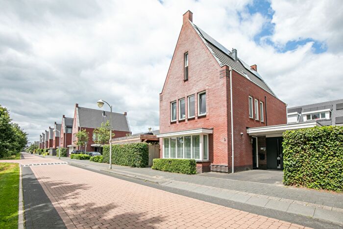 8-kamerhuis te koop in De Bron-Noord, Amersfoort