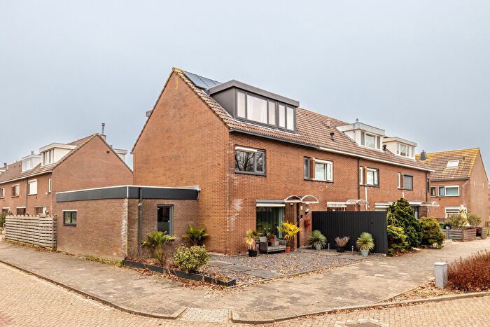 8-kamerhuis te koop in Zwanenburg West, Zwanenburg