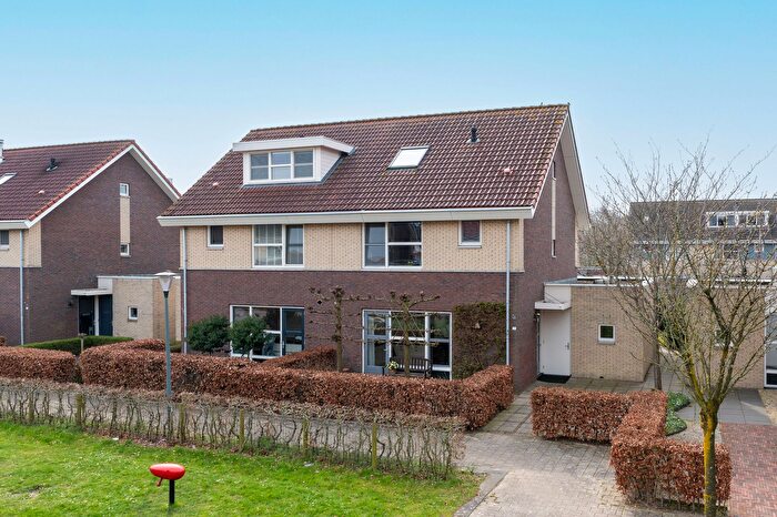6-kamerhuis te koop in Buurt 4, Zeewolde