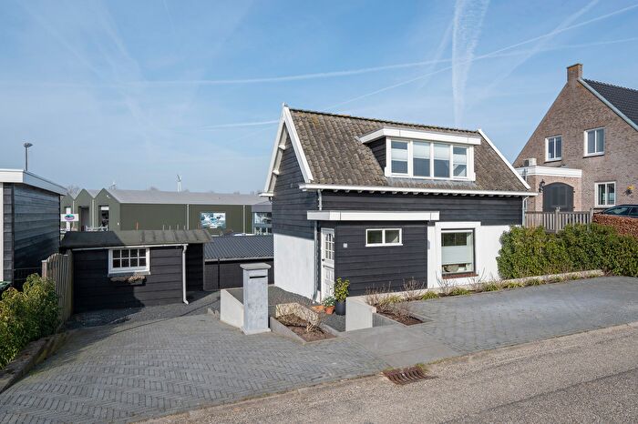 2-kamerhuis te koop in Rvierdijk oost, Hardinxveld-Giessendam