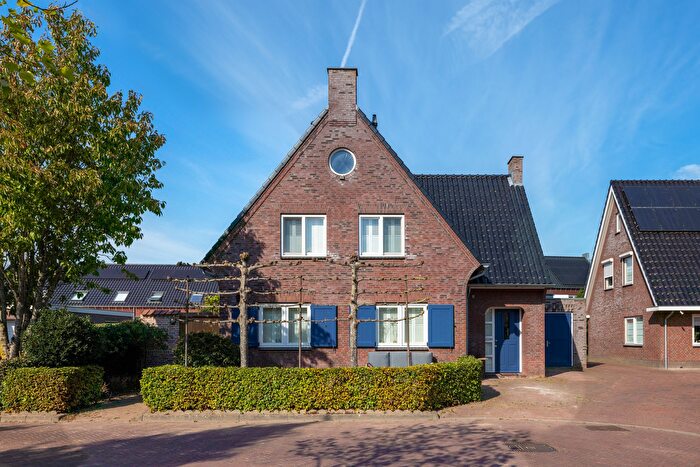 6-kamerhuis te koop in Verspreide huizen Kerkwijk en Bruchem, Kerkwijk
