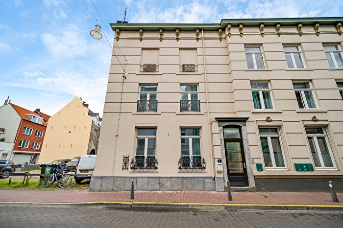 7-kamerhuis te koop in Binnenstad, Roermond
