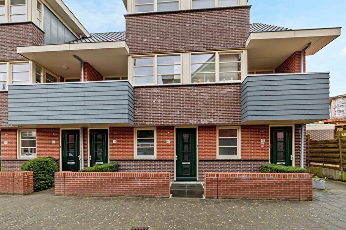 3-kamerappartement te koop in Sint Vitusbuurt, Hilversum