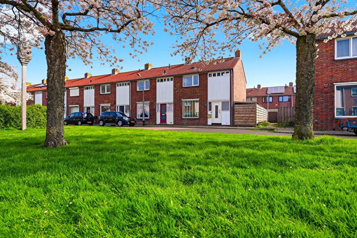 4-kamerhuis te koop in Bloemenlaan e.o. Oost, Vlissingen