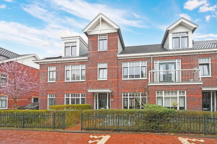 6-kamerhuis te koop in Kraayenstein en Vroondaal, Den Haag