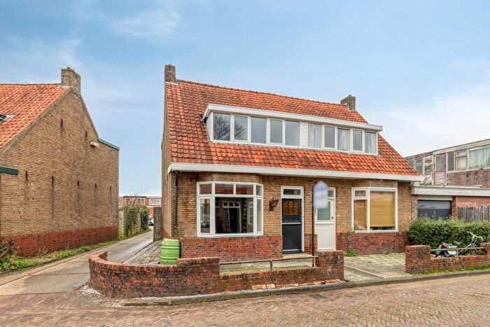 4-kamerhuis te koop in Gerard Dou, Leeuwarden