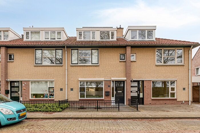 5-kamerhuis te koop in Best – Dwarseind, Heuveleind