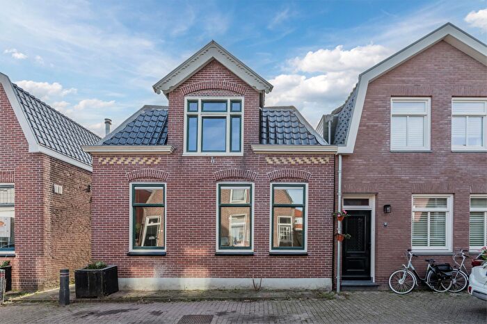 3-kamerhuis te koop in Burgemeestersbuurt, Zaandam