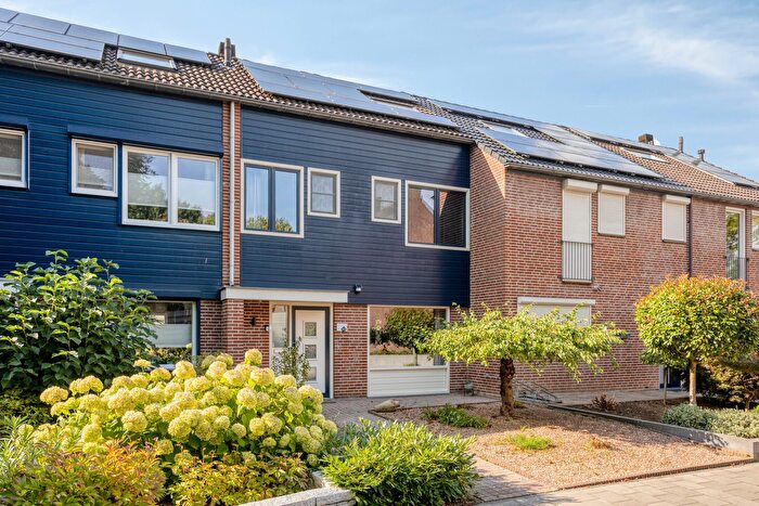 6-kamerhuis te koop in Kastelenbuurt, Roermond