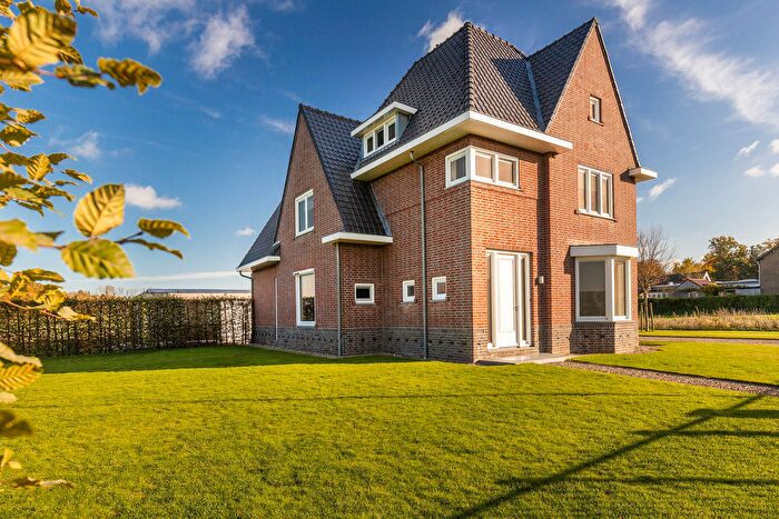 12-kamerhuis te koop in Urmond ten oosten van Julianakanaal, Urmond