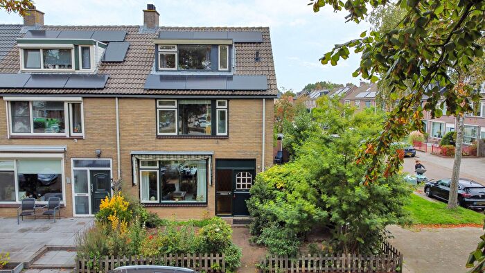 6-kamerhuis te koop in Oud-Beijerland – Admiraal Helfrichsingel, Oud-Beijerland Zeeheldenwijk