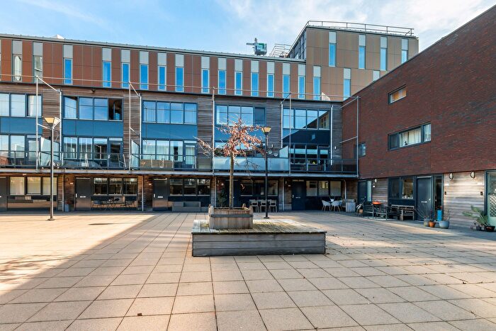2-kamerappartement te koop in Beverwijcksplein en omgeving, Dordrecht