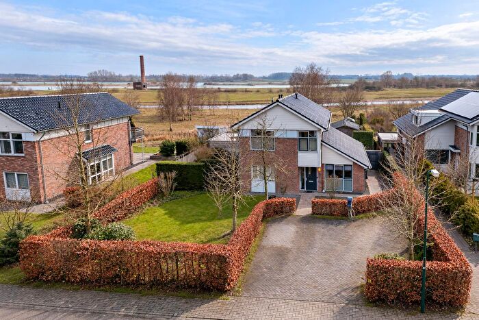 7-kamerhuis te koop in Elst (UT) – De Oude Weg, Elst West
