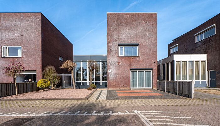 5-kamerhuis te koop in Maaswijk-Zuidoost, Spijkenisse