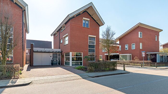 5-kamerhuis te koop in Almelo – Bassin, Nijrees