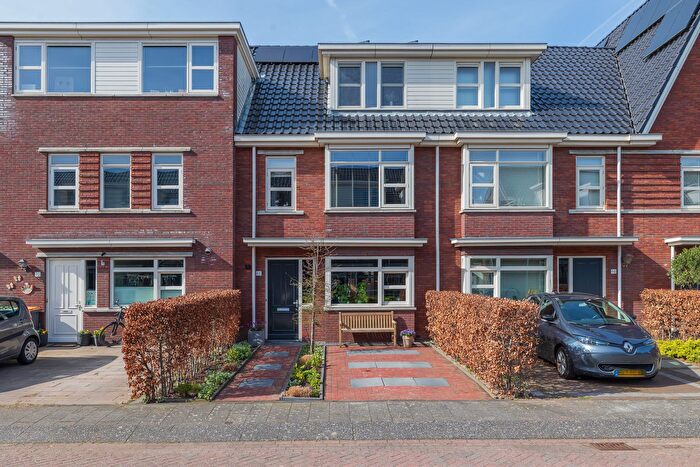 6-kamerhuis te koop in Bloemenbuurt, Lisse