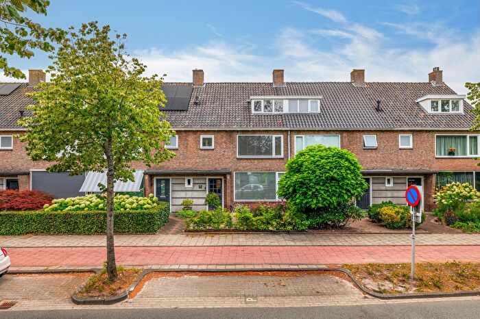 6-kamerhuis te koop in Waalwijk – Burgemeester Smeelelaan, Antoniusparochie