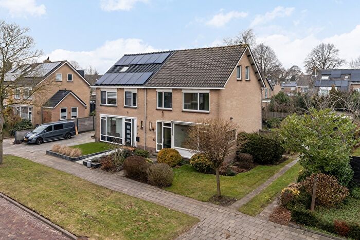 6-kamerhuis te koop in Hemdijk, Sneek