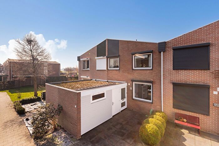 4-kamerhuis te koop in Numansdorp Woonkern, Numansdorp