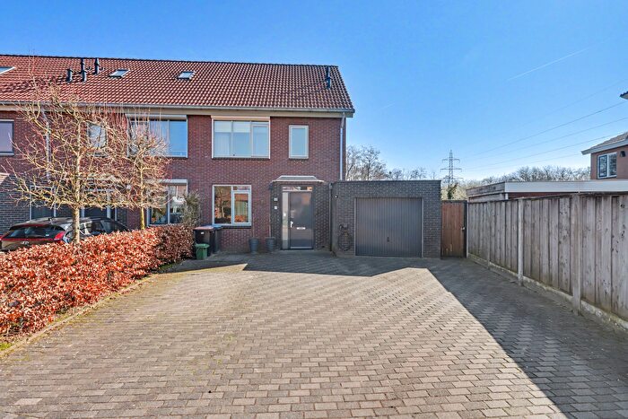 6-kamerhuis te koop in Almelo – Terras, Nijrees