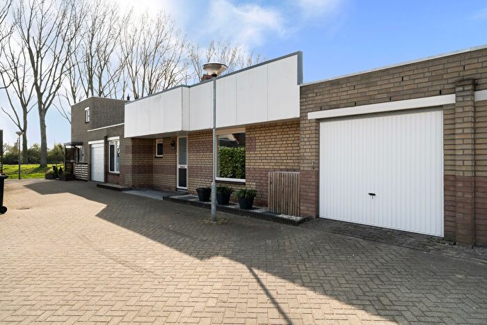 3-kamerhuis te koop in Johanna Naber-erf en omgeving, Dordrecht